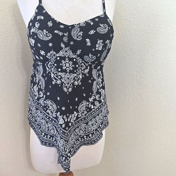 np boundaries Tops - No Boundries  Hanky Pasley Cami M